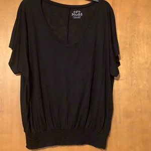 Black raglan sleeve, elastic waist, v neck top